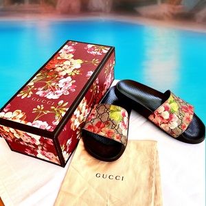 Authentic Gucci GG Blooms Supreme Slide Sandals #408508 size 7.5